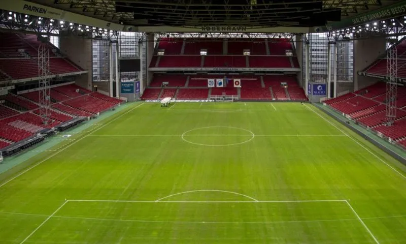 Sân Parken Stadium là sân nhà của ai?